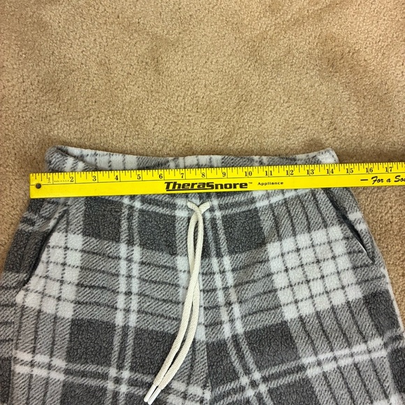 Aerie Gray and White Plaid Fleece PJ’s - Small Short - Picture 10 of 16